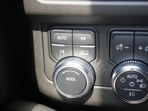 Used 2022 GMC Yukon SLE AWD/4WD image 28