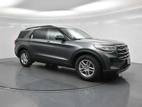 New 2026 Ford Explorer Active RWD image 24