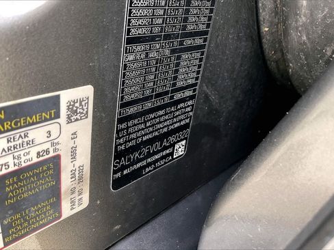 Used 2020 Land Rover Range Rover Velar R-Dynamic S image 16