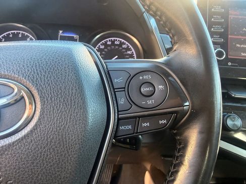 Used 2021 Toyota Camry SE image 17