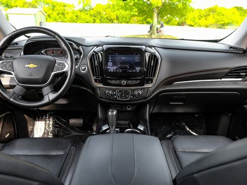 Used 2020 Chevrolet Traverse Premier image 17