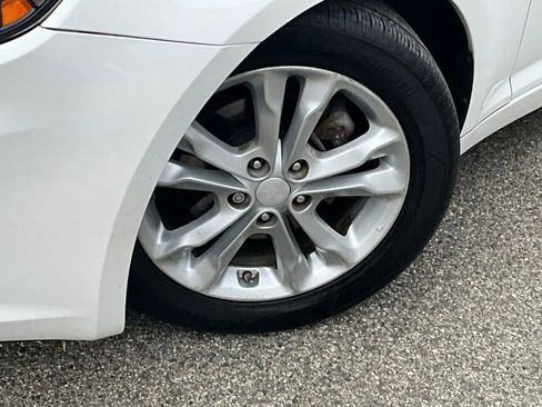 Used 2013 Kia Optima EX w/ Premium Pkg image 2