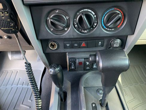 Used 2010 Jeep Wrangler Unlimited Rubicon w/ Dual Top Group image 46