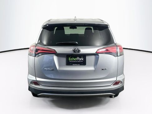 Used 2018 Toyota RAV4 XLE FWD image 7