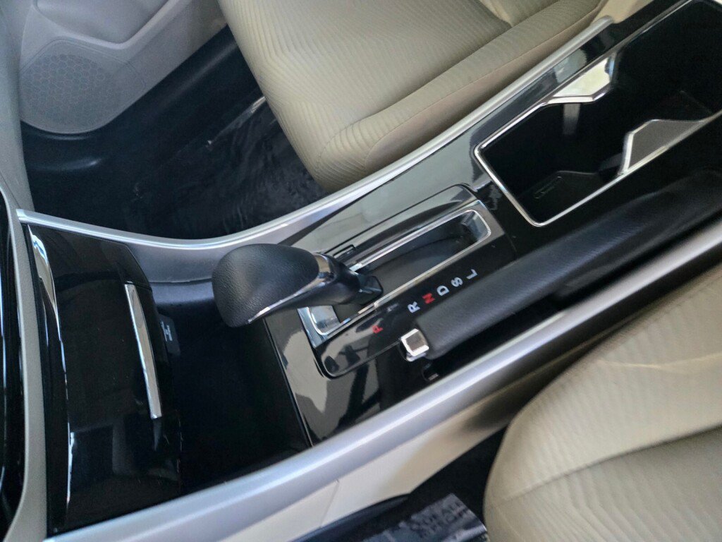 Used 2016 Honda Accord LX image 16