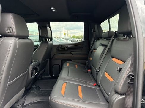 Used 2023 GMC Sierra 1500 AT4 w/ AT4 Premium Package AWD/4WD image 9