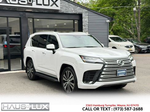 Used 2025 Lexus LX 600 4WD w/ Accessory Package (2T) image 7