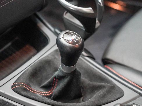 Used 2011 BMW 1 Series M image 22