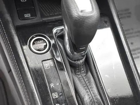 Used 2023 Nissan Kicks SR image 34