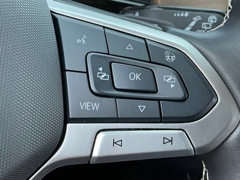 Certified 2025 Volkswagen Atlas SE FWD image 30