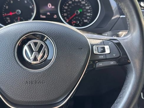 Used 2020 Volkswagen Tiguan SE FWD image 21