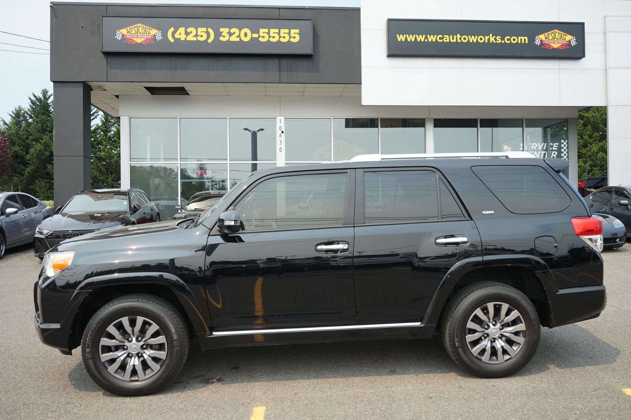 Used 2012 Toyota 4Runner SR5 w/ Convenience Pkg AWD/4WD image 2