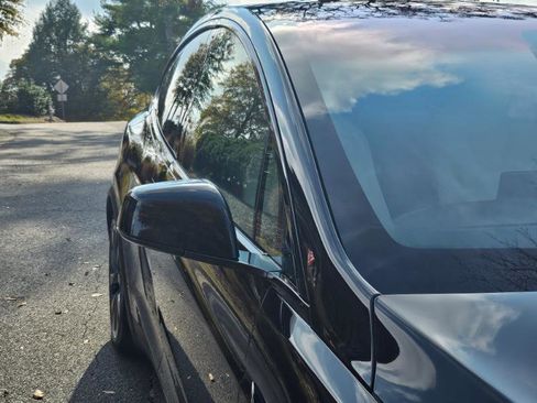 Used 2022 Tesla Model X image 21