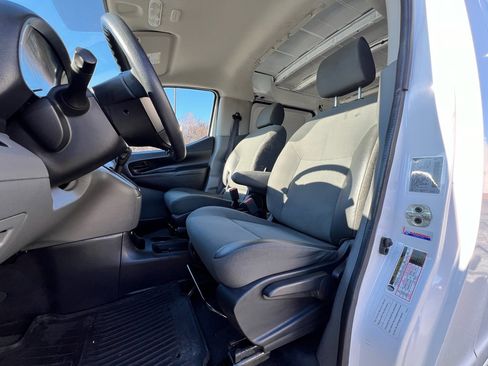 Used 2020 Nissan NV200 SV image 15