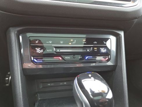 Certified 2023 Volkswagen Tiguan SE R-Line image 16