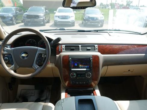 Used 2011 Chevrolet Suburban LTZ AWD/4WD image 7