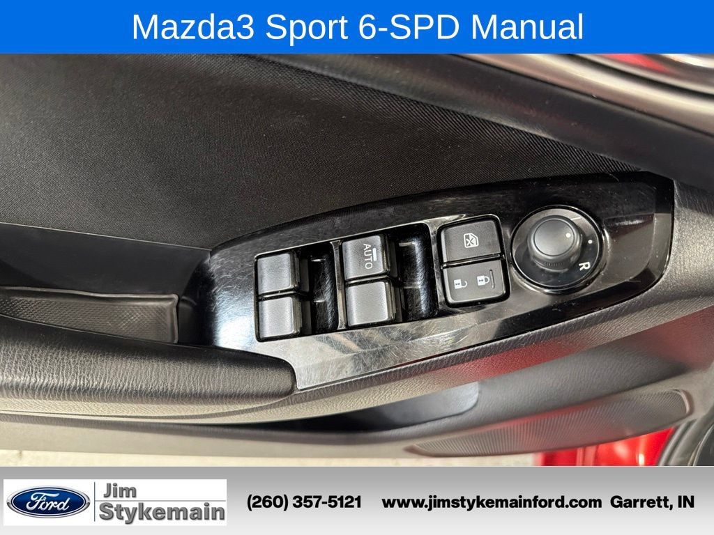 Used 2018 MAZDA MAZDA3 Sport FWD image 18