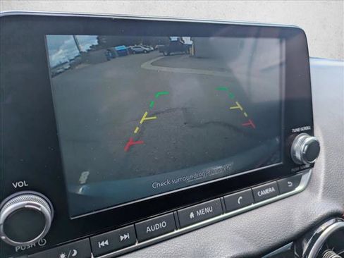 Used 2024 Nissan Sentra SR FWD image 12