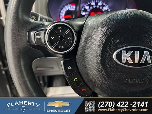 Used 2016 Kia Soul FWD image 22