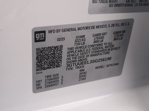 Used 2025 GMC Sierra 1500 AT4 w/ AT4 Premium Package AWD/4WD image 28
