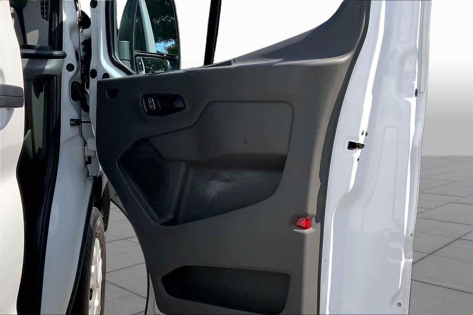 Used 2022 Ford Transit 350 XLT RWD image 24