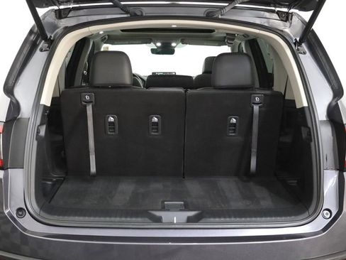 Used 2024 Honda Pilot Touring image 29
