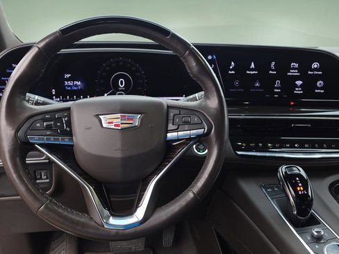 Used 2022 Cadillac Escalade ESV Premium Luxury image 32