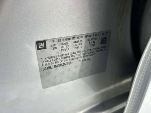 Used 2017 Chevrolet Cruze LT w/ Convenience Package image 32