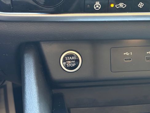 Used 2022 Nissan Rogue SV w/ SV Premium Package FWD image 35