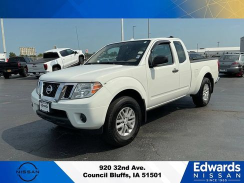 Used 2016 Nissan Frontier SV AWD/4WD image 5