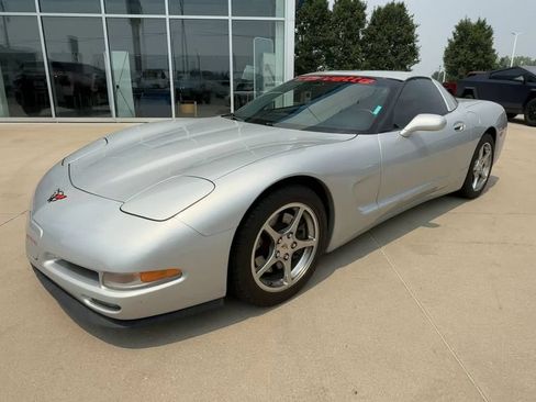 Used 1999 Chevrolet Corvette Coupe w/ Memory Pkg RWD image 4