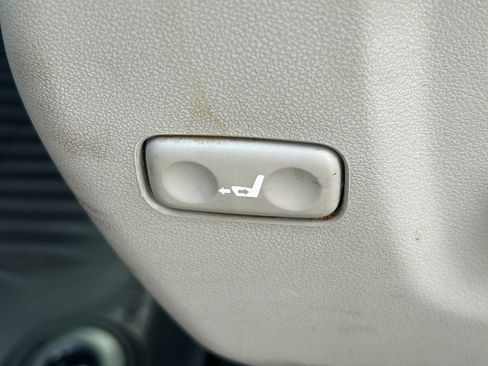 Used 2019 Toyota Highlander Limited image 30