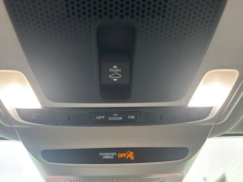Used 2024 Honda HR-V EX-L image 18