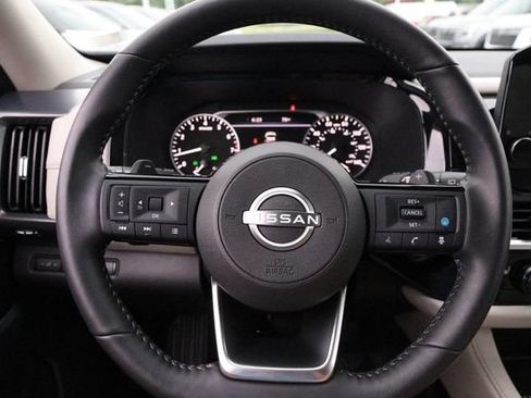 Certified 2025 Nissan Pathfinder SL AWD/4WD image 12