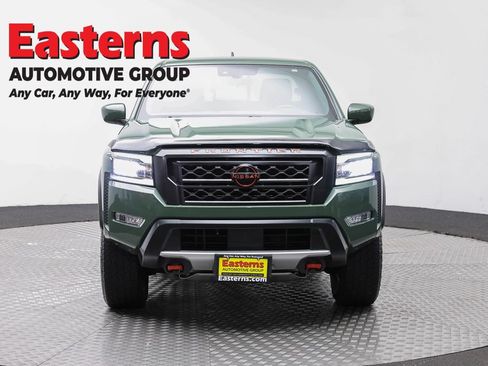 Used 2023 Nissan Frontier PRO-4X AWD/4WD image 2