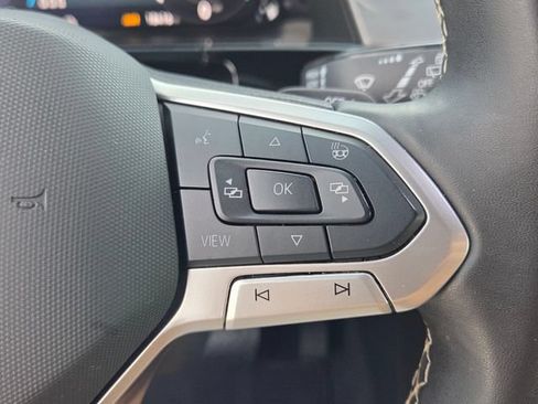 Used 2024 Volkswagen Atlas Cross Sport SE FWD image 25