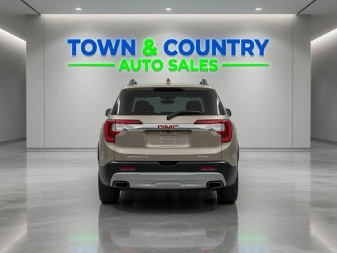 Used 2023 GMC Acadia SLT AWD/4WD image 4