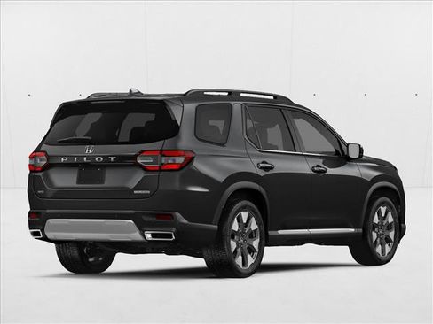 New 2026 Honda Pilot Touring image 2