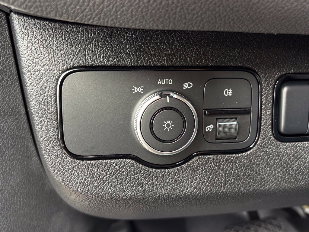 Used 2026 Mercedes-Benz Sprinter 2500 image 16