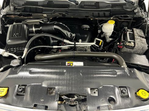Used 2019 RAM 1500 Classic SLT AWD/4WD image 27