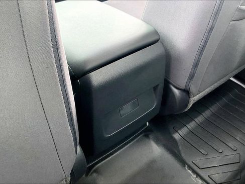 Used 2024 Nissan Frontier SV RWD image 11