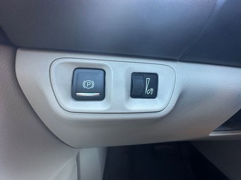 Used 2019 GMC Acadia Denali w/ Technology Package FWD image 29