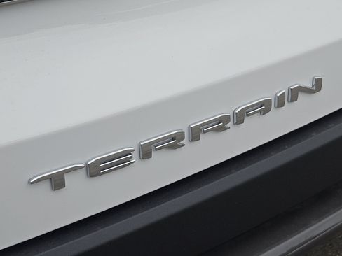 New 2027 GMC Terrain Elevation w/ LPO, Floor Liner Package FWD image 8