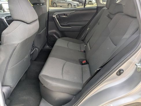 Used 2025 Toyota RAV4 XLE AWD/4WD image 25