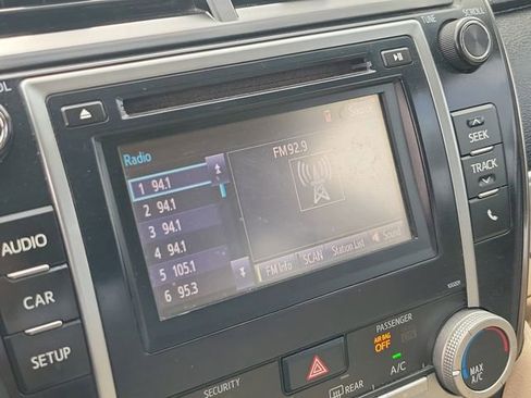 Used 2014 Toyota Camry FWD image 28