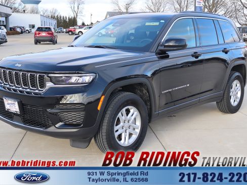 Used 2025 Jeep Grand Cherokee Laredo image 1