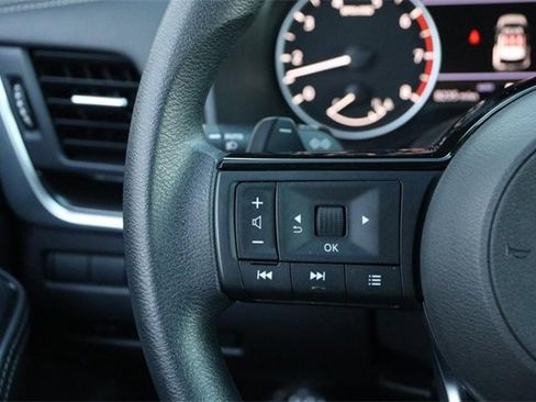 Certified 2023 Nissan Rogue SV image 11