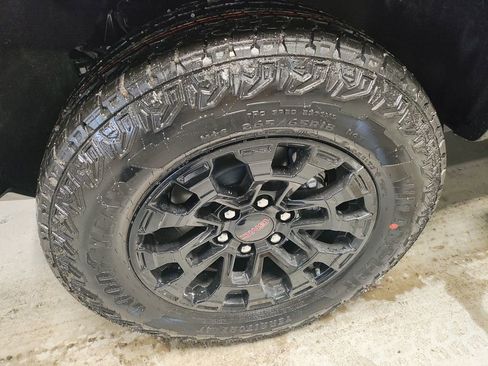 New 2026 GMC Canyon Elevation w/ Convenience Package image 17