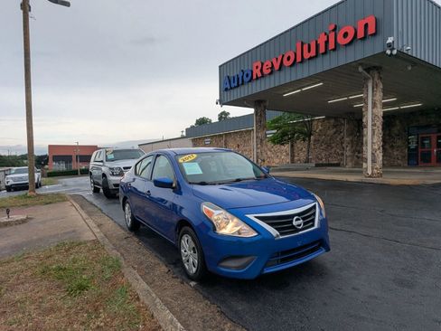 Used 2017 Nissan Versa S Plus FWD image 1
