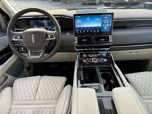 Certified 2024 Lincoln Navigator Black Label image 28